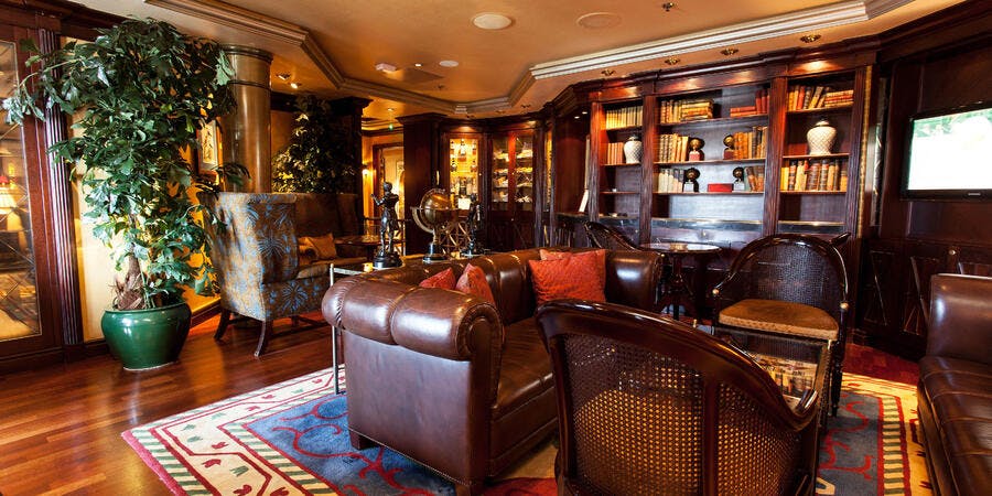 The Connoisseur Club on Crystal Symphony (Photo: Cruise Critic) The Connoisseur Club on Crystal Symphony (Photo: Cruise Critic)