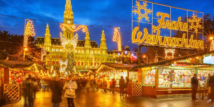 Traditional Christmas market in Vienna, Austria (Photo: S.Borisov/Shutterstock) Traditional Christmas market in Vienna, Austria (Photo: S.Borisov/Shutterstock)