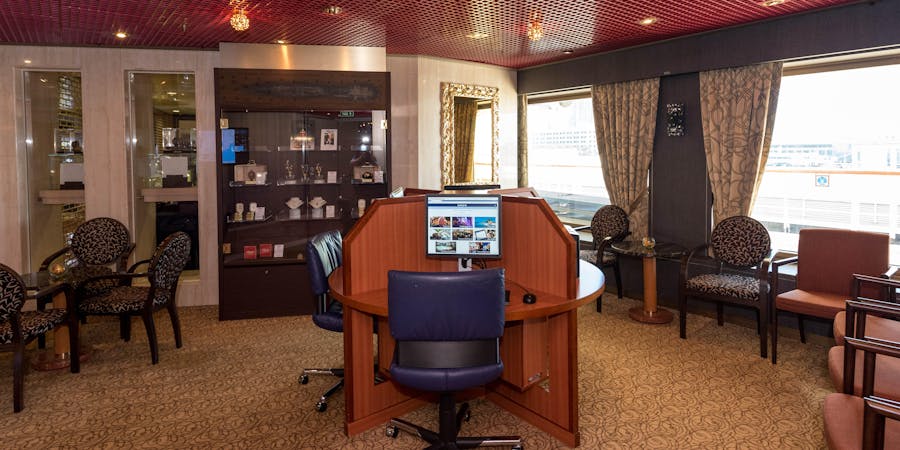 Internet Cafe on Westerdam (Photo: Cruise Critic) Internet Cafe on Westerdam (Photo: Cruise Critic)