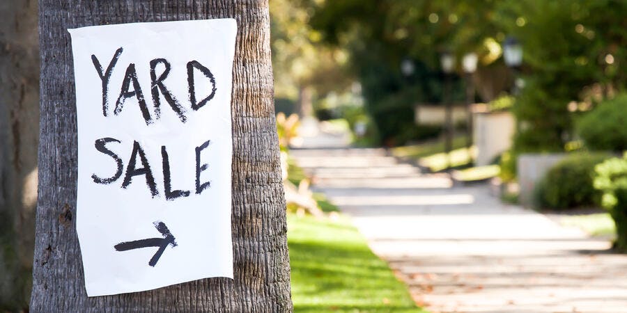 Home Yard Sale (Photo: Jerome Kundrotas/Shutterstock) Home Yard Sale (Photo: Jerome Kundrotas/Shutterstock)