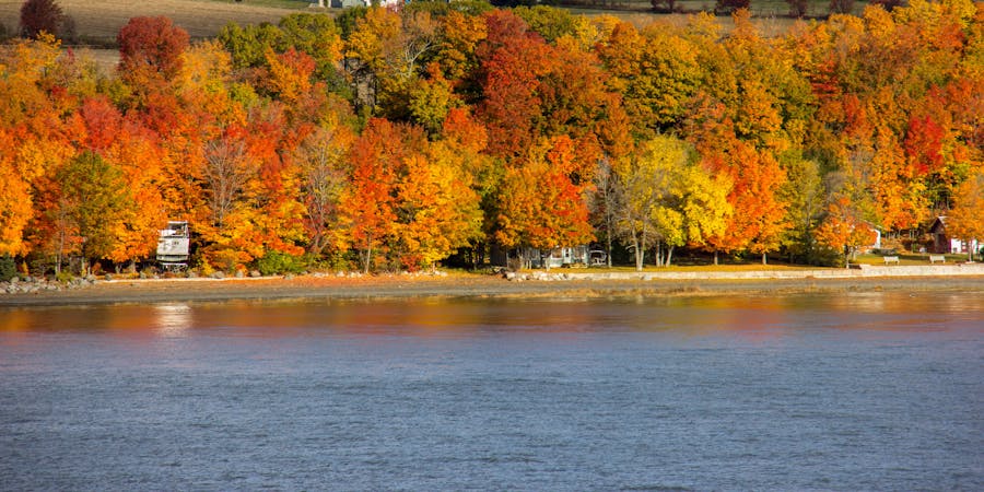 Saint Lawrence River in the Fall (Photo: Arne Beruldsen/Shutterstock) Saint Lawrence River in the Fall (Photo: Arne Beruldsen/Shutterstock)