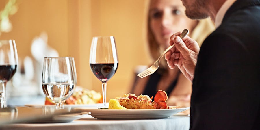 Oceania Wine Tasting Experience (Photo: Oceania Cruises) Oceania Wine Tasting Experience (Photo: Oceania Cruises)