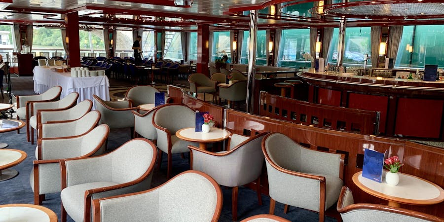 The bar and lounge on Travelmarvel Diamond (Photo: Louise Goldsbury) The bar and lounge on Travelmarvel Diamond (Photo: Louise Goldsbury)