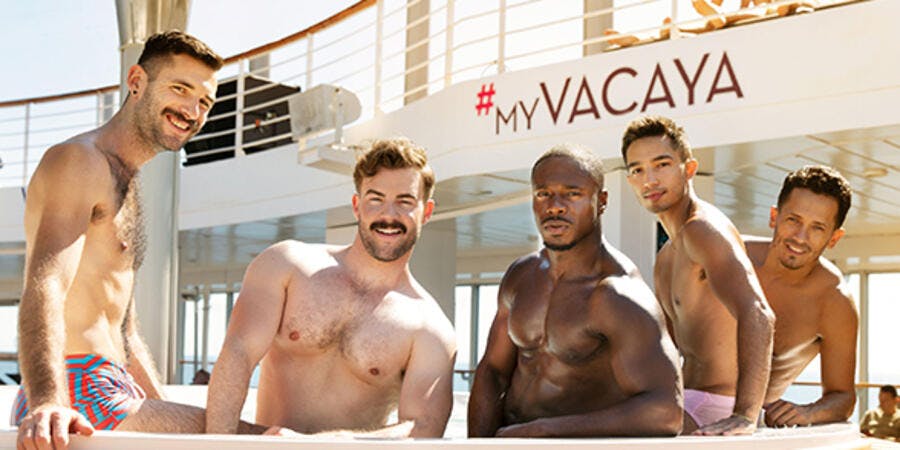 Men Relaxing in Hot Tub (Photo: Vacaya) Men Relaxing in Hot Tub (Photo: Vacaya)