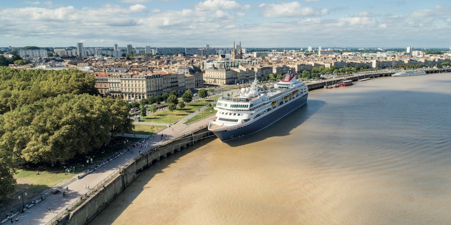 Fred. Olsen's Braemar docked in Bordeaux (Photo: Fred. Olsen Cruise Lines) Fred. Olsen's Braemar docked in Bordeaux (Photo: Fred. Olsen Cruise Lines)