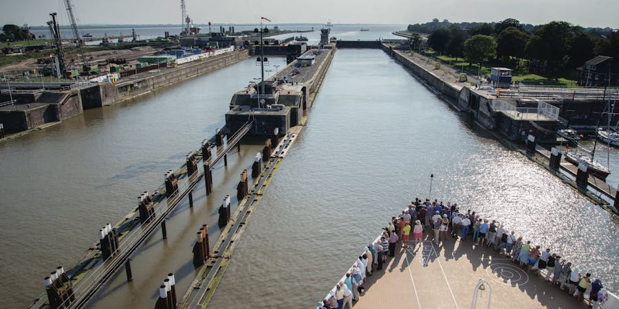 Fred. Olsen's Balmoral passing through the Kiel Canal (Photo: Fred. Olsen Cruises) Fred. Olsen's Balmoral passing through the Kiel Canal (Photo: Fred. Olsen Cruises)