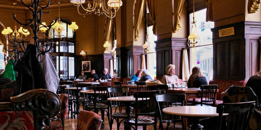 Coffee house, Vienna (photo by Shutterstock) Coffee house, Vienna (photo by Shutterstock)