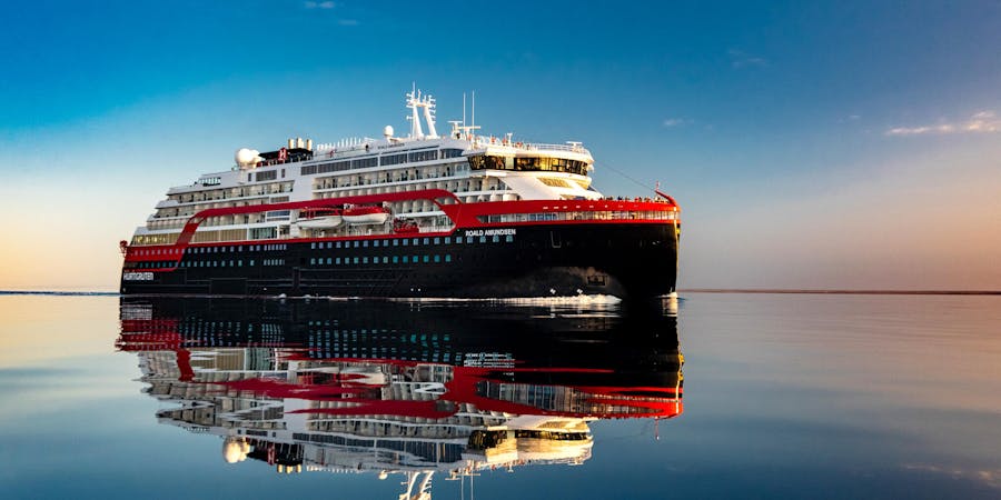 Ms Roald Amundsen (Photo: Hurtigruten) Ms Roald Amundsen (Photo: Hurtigruten)