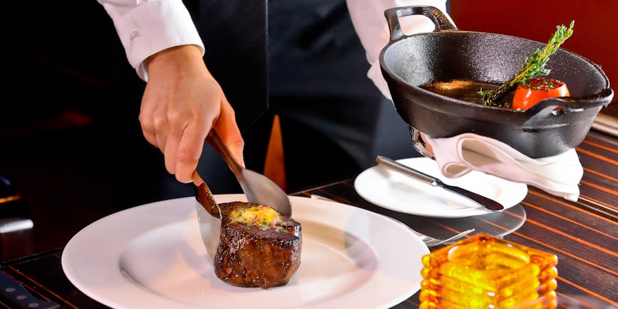 Main Course on Fahrenheit 555 (Photo: Carnival Cruise Line) Main Course on Fahrenheit 555 (Photo: Carnival Cruise Line)
