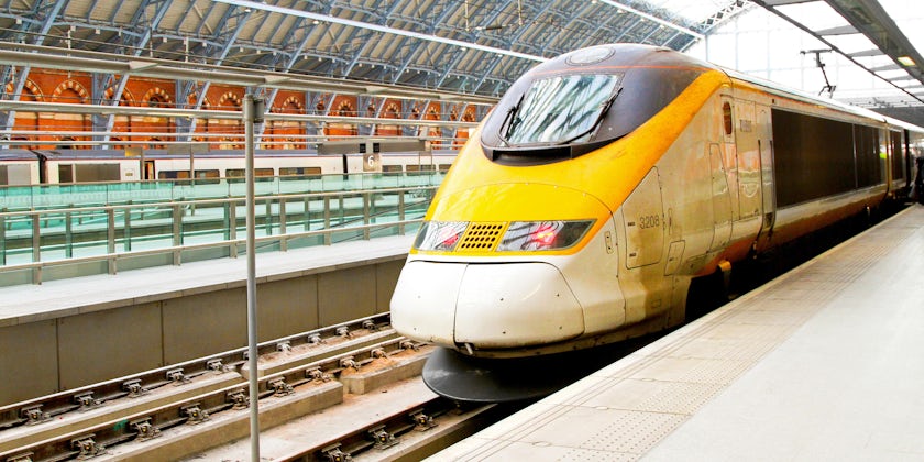 Eurostar train at St. Pancras London platform (Photo: Baloncici/Shutterstock)