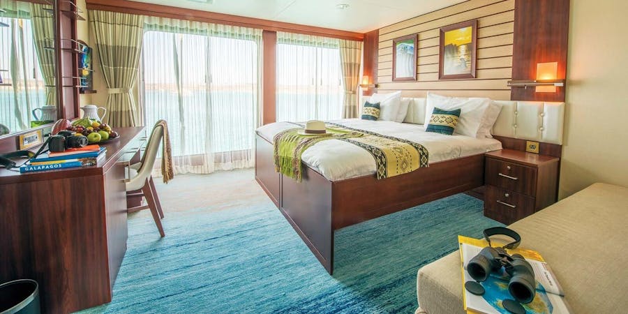 Cabin on Endeavour II (Photo: Lindblad Expeditions) Cabin on Endeavour II (Photo: Lindblad Expeditions)