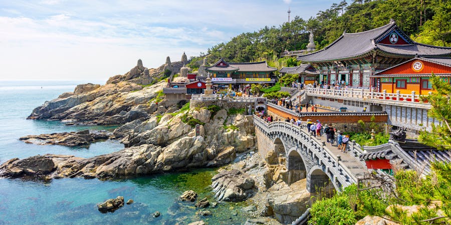Haedong Yonggungsa Temple in Busan, South Korea (Photo: Sean Hsu/Shutterstock) Haedong Yonggungsa Temple in Busan, South Korea (Photo: Sean Hsu/Shutterstock)