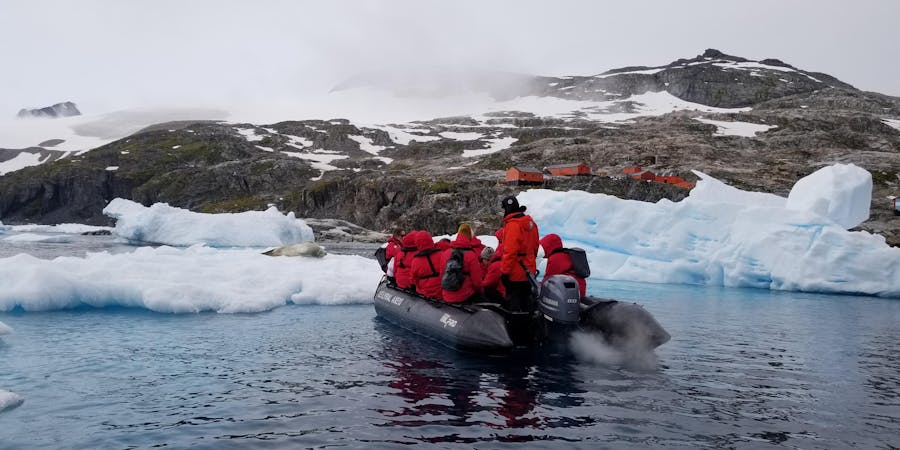 Zodiac excursion in Antarctica (Photo: Colleen McDaniel/Cruise Critic) Zodiac excursion in Antarctica (Photo: Colleen McDaniel/Cruise Critic)