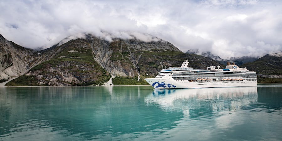 Island Princess in Glacier Bay, Alaska (Photo: Princess Cruise) Island Princess in Glacier Bay, Alaska (Photo: Princess Cruise)
