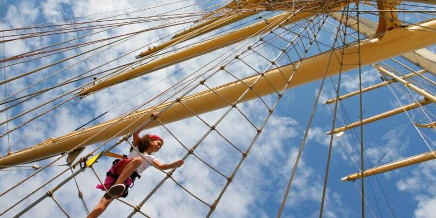 Climbing the mast on Star Clipper (Photo: Star Clippers) Climbing the mast on Star Clipper (Photo: Star Clippers)