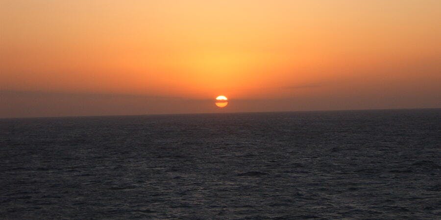 Sunrise at Sea in Fujairah (Photo: casofilia/Cruise Critic member) Sunrise at Sea in Fujairah (Photo: casofilia/Cruise Critic member)