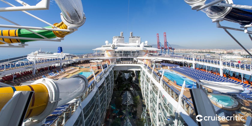 Zoom Background: The Perfect Storm on Harmony of the Seas (Photo: Cruise Critic)