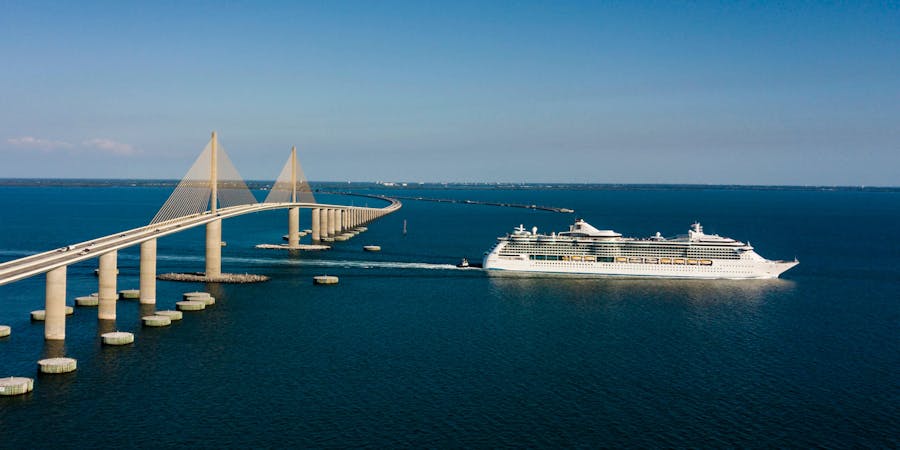 Sunshine Skyway Bridge (Photo: Cseward1523/Shutterstock.com) Sunshine Skyway Bridge (Photo: Cseward1523/Shutterstock.com)