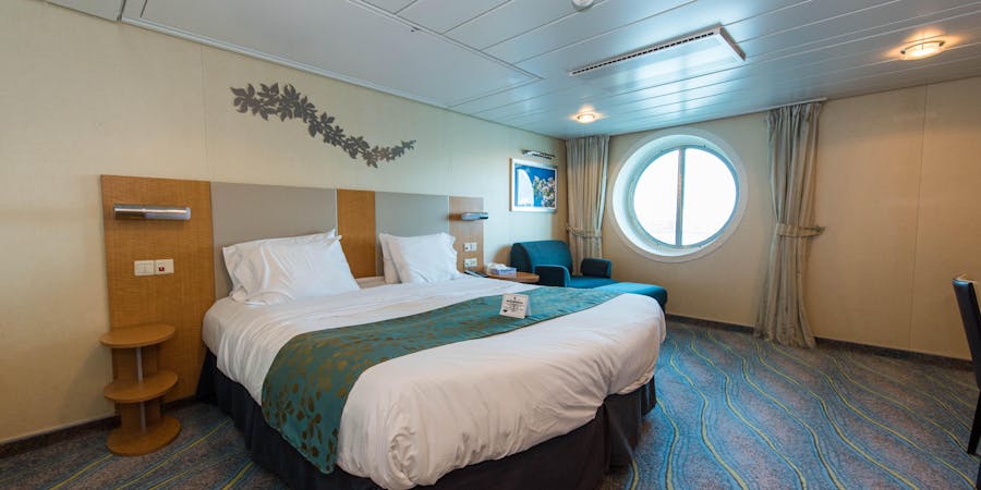 The Accessible Cabin with Porthole on Oasis of the Seas (Photo: Cruise Critic) The Accessible Cabin with Porthole on Oasis of the Seas (Photo: Cruise Critic)