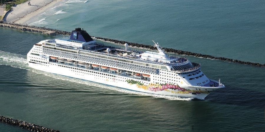 Norwegian Sky (Photo: Norwegian Cruise Line) Norwegian Sky (Photo: Norwegian Cruise Line)