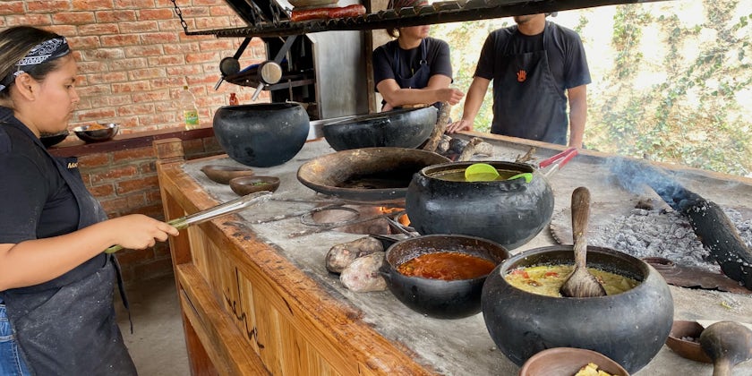 Iche cooking school in Ecuador, with Kontiki Expeditions' MS Wayra (Photo/Doug Wallace)