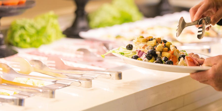 Carnival Breeze's Salad Bar in Lido Marketplace (Photo: Carnival) Carnival Breeze's Salad Bar in Lido Marketplace (Photo: Carnival)