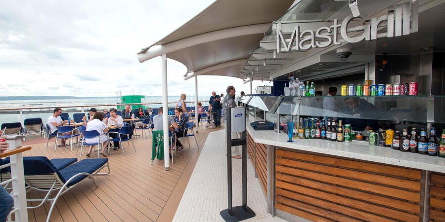 Mast Grill on Celebrity Eclipse (Photo: Cruise Critic) Mast Grill on Celebrity Eclipse (Photo: Cruise Critic)