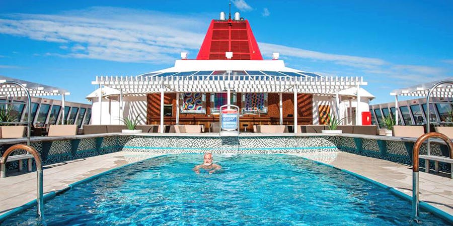 Fred Olsen Cruises Main Pool (Photo: Fred Olsen Cruises) Fred Olsen Cruises Main Pool (Photo: Fred Olsen Cruises)