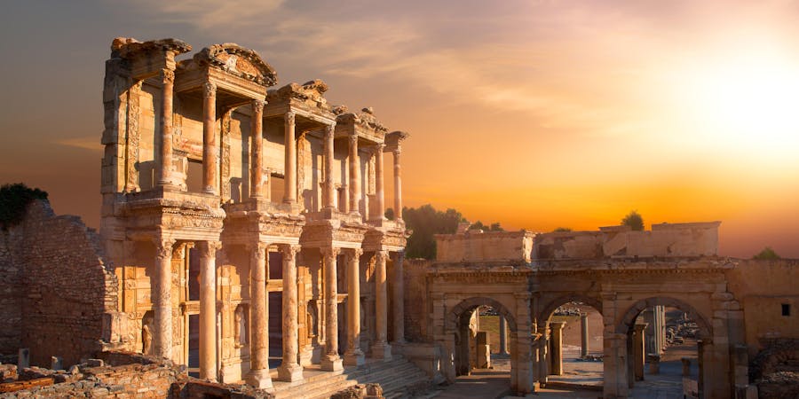 Kusadasi (Photo:muratart/Shutterstock) Kusadasi (Photo:muratart/Shutterstock)