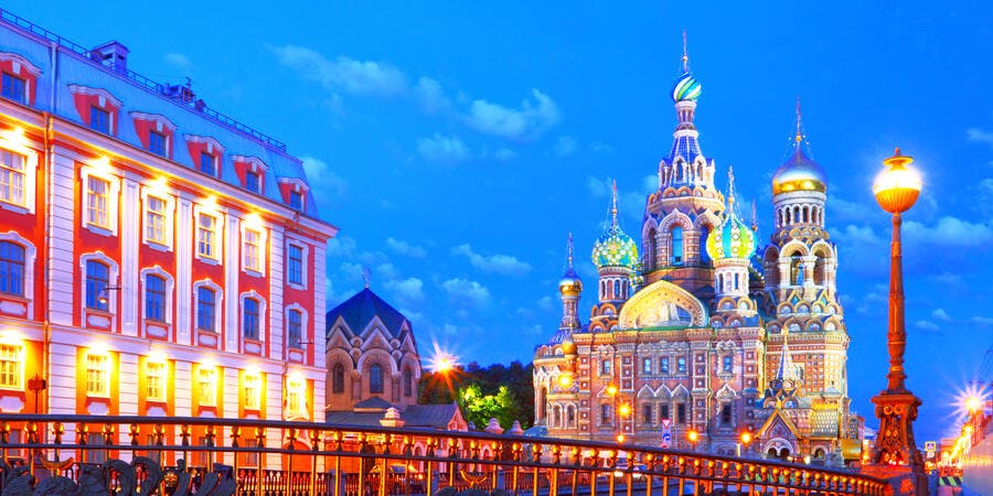 Church of the Savior on Blood from Teatralny Bridge in St. Petersburg (Photo:hramovnick/Shutterstock) Church of the Savior on Blood from Teatralny Bridge in St. Petersburg (Photo:hramovnick/Shutterstock)