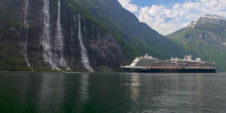 Nieuw Statendam (Photo: Holland America Line) Nieuw Statendam (Photo: Holland America Line)