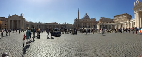 The Vatican City quietening down on Good Friday after the Pope's addres