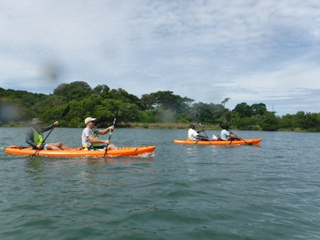 kayaking  Roatan