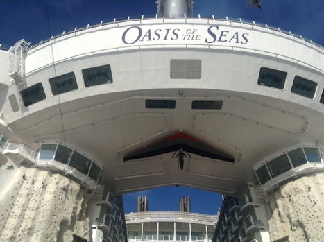 Hang-glider sculpture at the top of the Boardwalk on the Oasis of the Seas