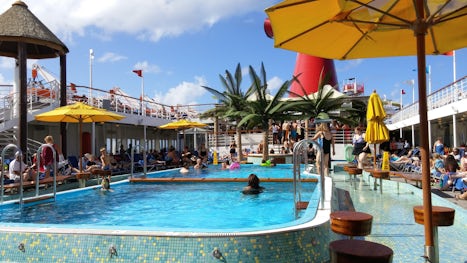 Carnival Fascination Lido deck pool on a sea day. No crowds!