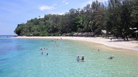 This Doini (Doyni) Island beach - you can swim & snorkel safely