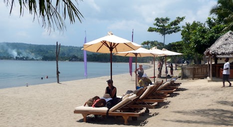 PORT VILA - Beach Resort on private tour