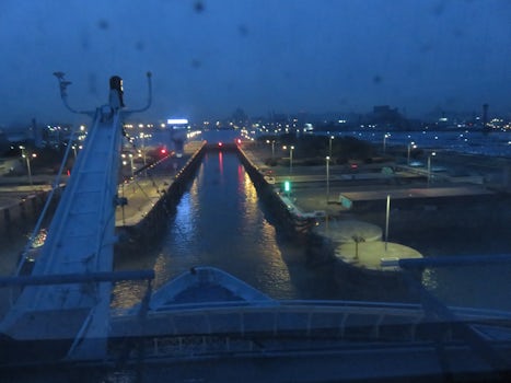 Early morning access to Incheon, South Korea Inner Port
through lock