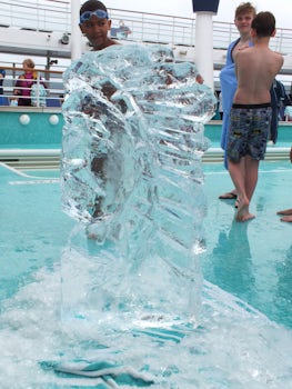 Pool side ice sculping demo