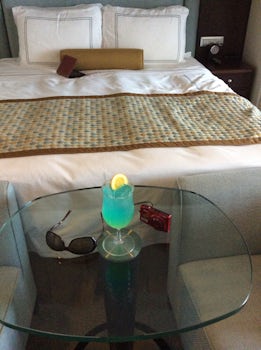 Bed and a Blue Lagoon in Penthouse Suite