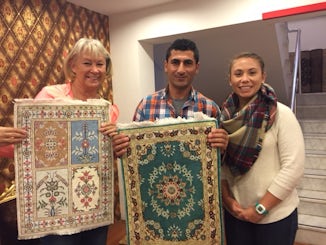 Turkish carpet shopping in Kusadasi, Turkey!