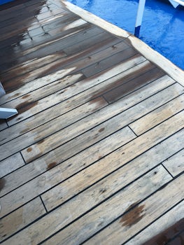 Filthy deck only cleaned when we asked for it to be cleaned despite a code
