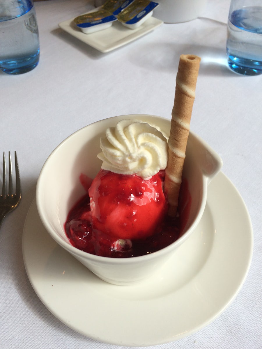 Ice cream with Raspberry compote