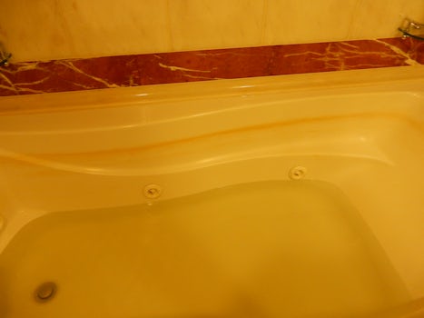 This is how our tub looked after running water, without our even getting in