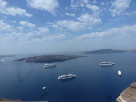 Looking at the Ship from the top in Santorini