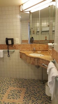 Bathroom of JS 1328