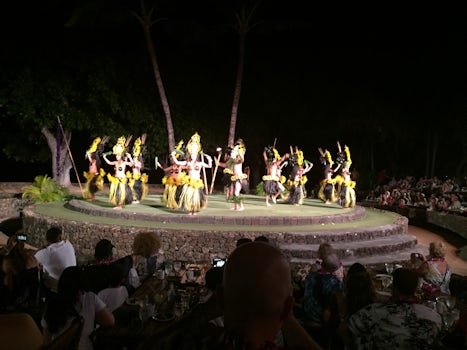 Luau entertainment in Maui