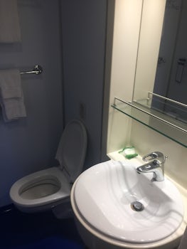 Average-sized bathroom