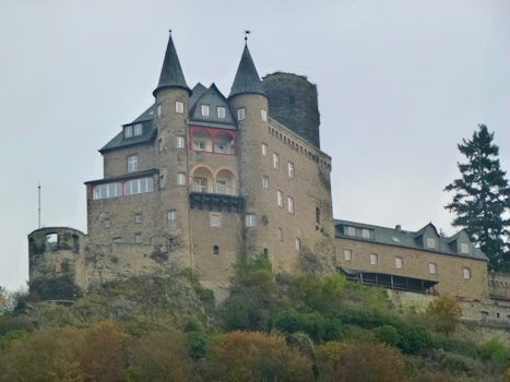 A castle above the Moselle river
