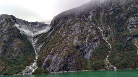 Driving through the Tracy Arm Fjord Passage Way
